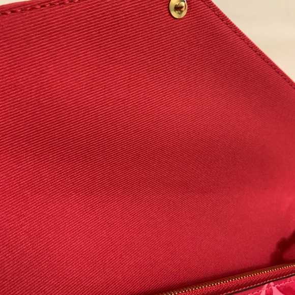 Louis Vuitton Valentines Day Vernis Pouchette Felicie - Picture 15 of 15